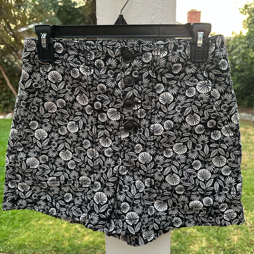 LOFT Leaf Print Short & Top Set